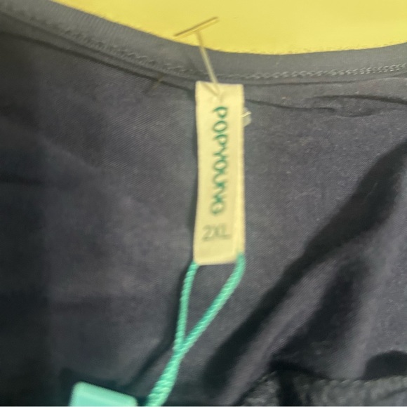 Classic Navy Women's Blouse with Button Accents, New With Tags , 2x - Picture 5 of 5